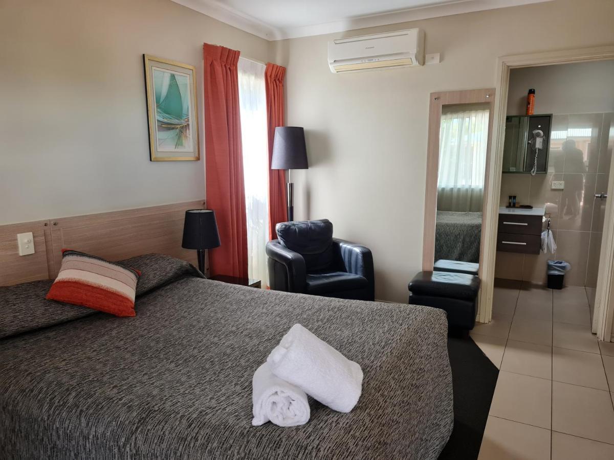 Cobar Central Motor Inn Dış mekan fotoğraf