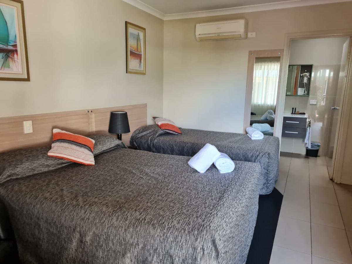 Cobar Central Motor Inn Dış mekan fotoğraf