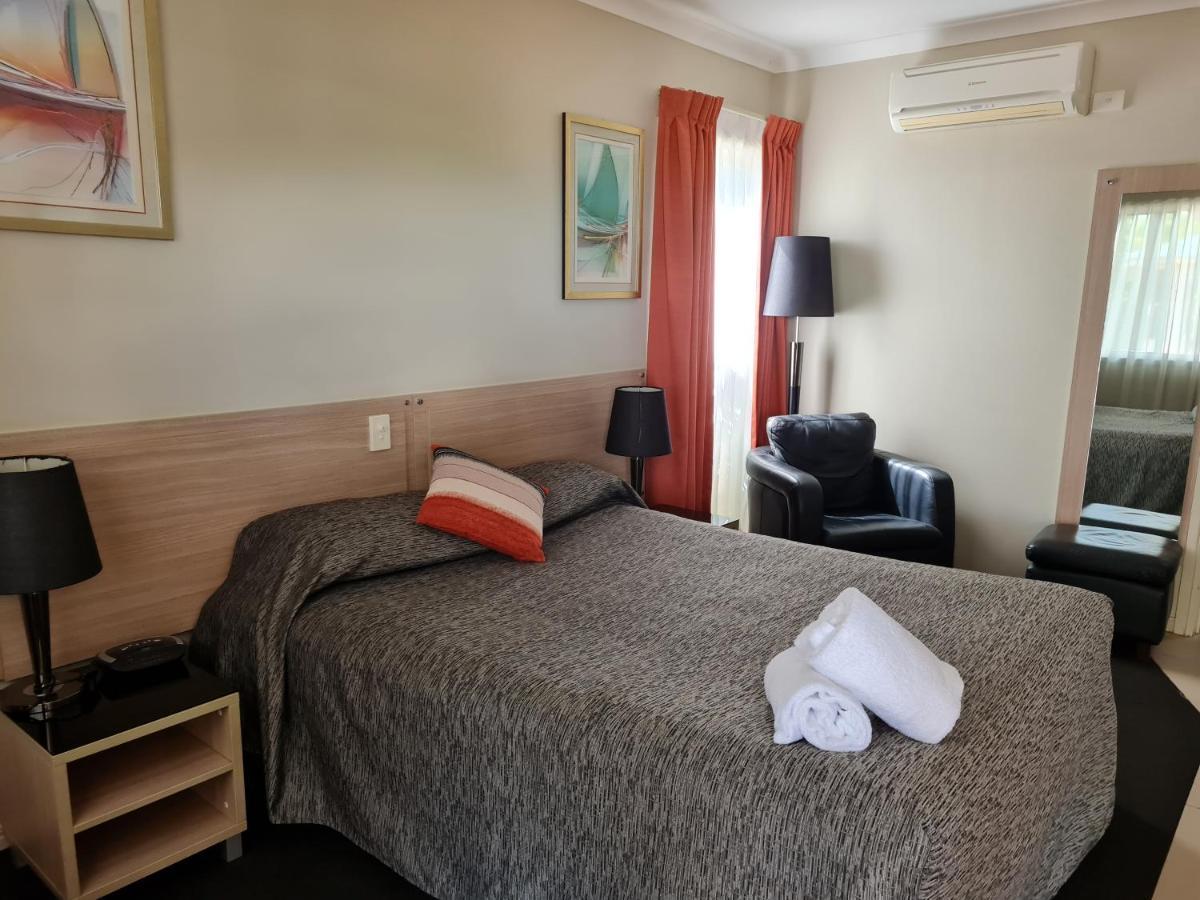 Cobar Central Motor Inn Dış mekan fotoğraf